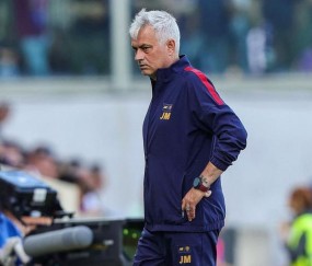 必发官网-罗马7轮不胜豪赌欧联，穆帅吃牌停赛，发布会弃权